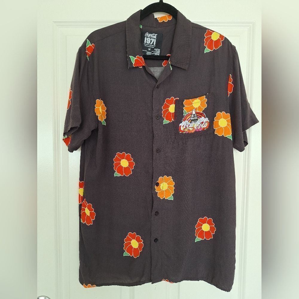 Coca cola 1971 vintage short sleeve shirt floral print size M